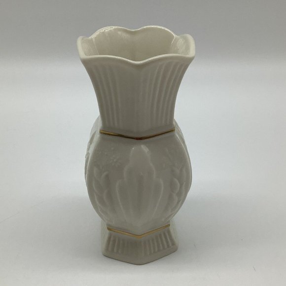 Belleek Trio of Small Vases, Made in Ireland - Picture 11 of 12